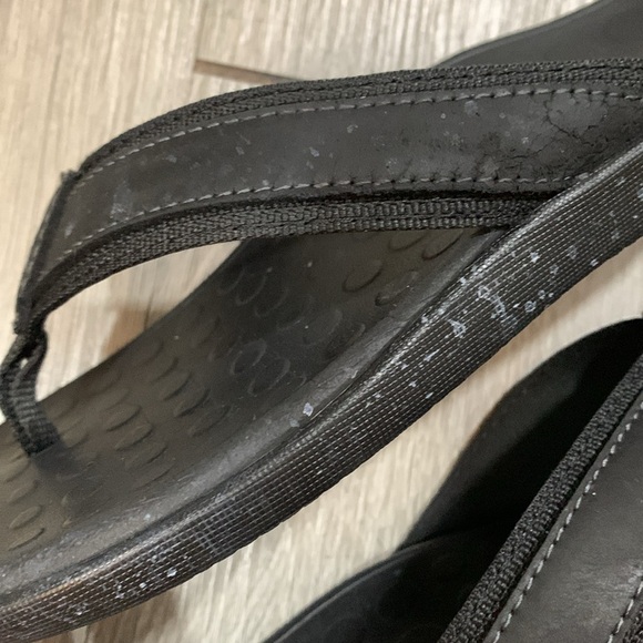 Vionic Black Thong Style Flip-Flop Sandals‎ size 7 main image 2